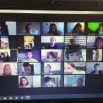 Gjatë takimit virtual në Zoom, në klasën I-2 prezent ishte edhe doktoresha e fëmijëve znj. Ardita Avdiu.