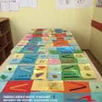 Nxënësit dallojnë ngjyrat, krahasojnë elementet dhe shprehin kreativitetin e tyre me duart e tyre të arta