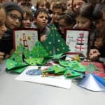 Nxënësit e klasave të treta, të katërta dhe të pesta, për festat e fundvitit, punuan kartolina në të cilat shkruan dëshirat më të ngrohta për më të dashurit e tyre.