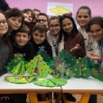 Nxënësit e klasave të treta, të katërta dhe të pesta, për festat e fundvitit, punuan kartolina në të cilat shkruan dëshirat më të ngrohta për më të dashurit e tyre.