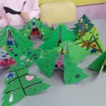 Nxënësit e klasave të treta, të katërta dhe të pesta, për festat e fundvitit, punuan kartolina në të cilat shkruan dëshirat më të ngrohta për më të dashurit e tyre.