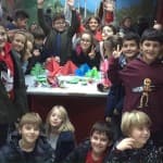 Nxënësit e klasave të treta, të katërta dhe të pesta, për festat e fundvitit, punuan kartolina në të cilat shkruan dëshirat më të ngrohta për më të dashurit e tyre.