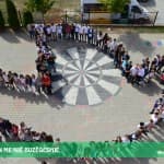 PAQJA FILLON ME NJË BUZËQESHJE