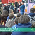 Shkolla “Mileniumi i Tretë” gëzon fëmijët e lagjes me dhurata për Vitin e Ri!