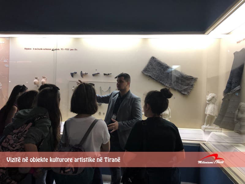 Vizitë në objekte kulturore artistike në Tiranë