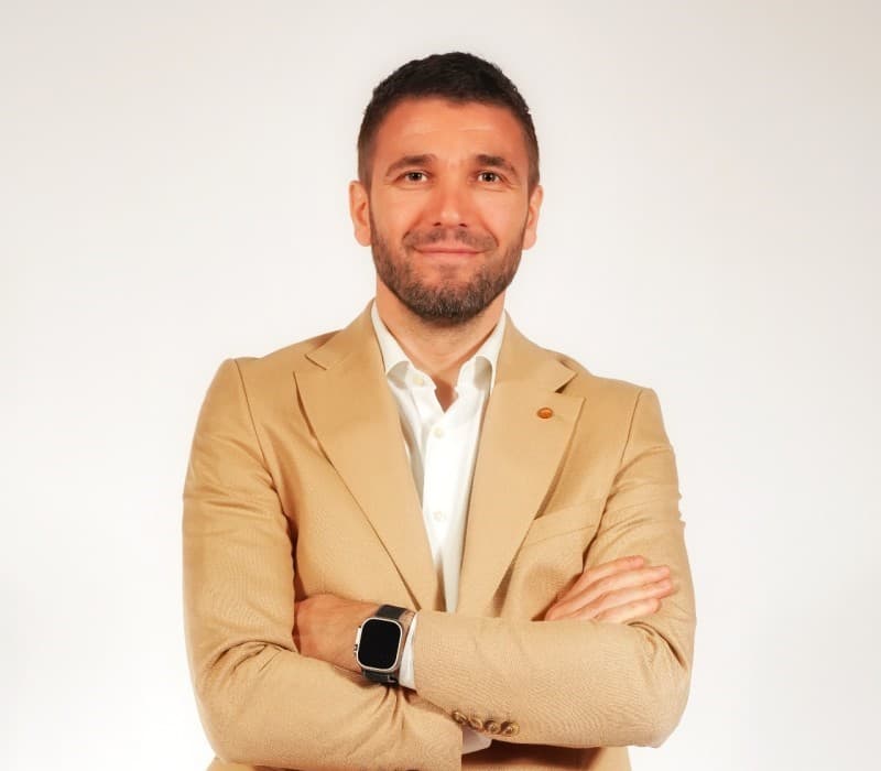 Staf Image - Visar Vokrri